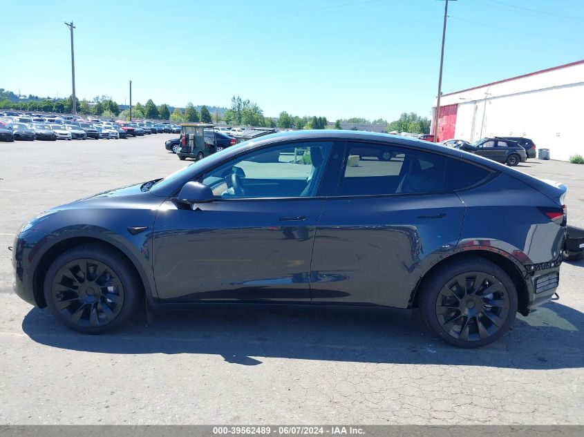 2024 Tesla Model Y Long Range Dual Motor All-Wheel Drive VIN: 7SAYGAEE3RF038252 Lot: 39562489