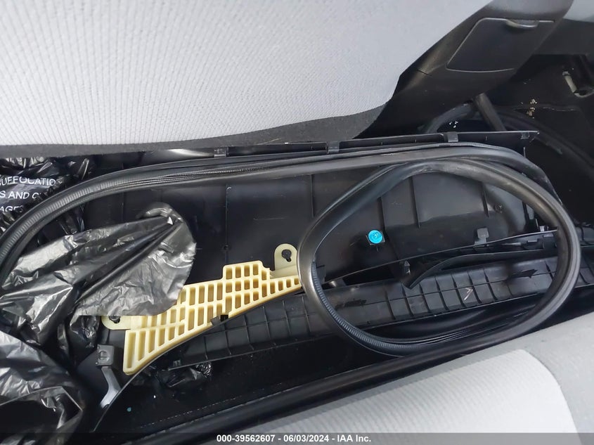 2015 Toyota Corolla L VIN: 5YFBURHEXFP224425 Lot: 39562607