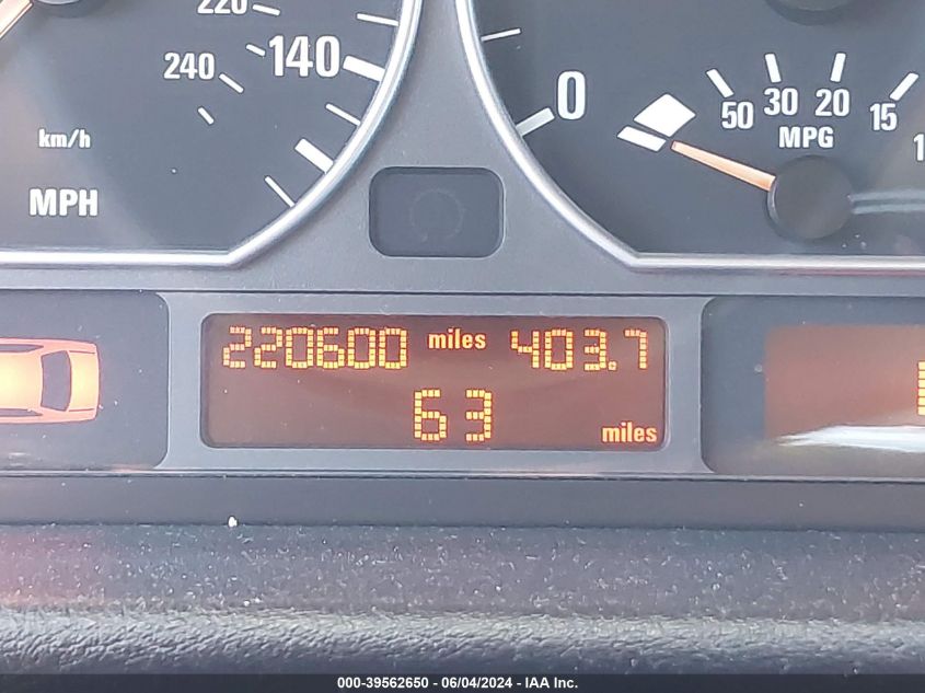 2005 BMW 330I VIN: WBAEV53425KM39714 Lot: 39562650