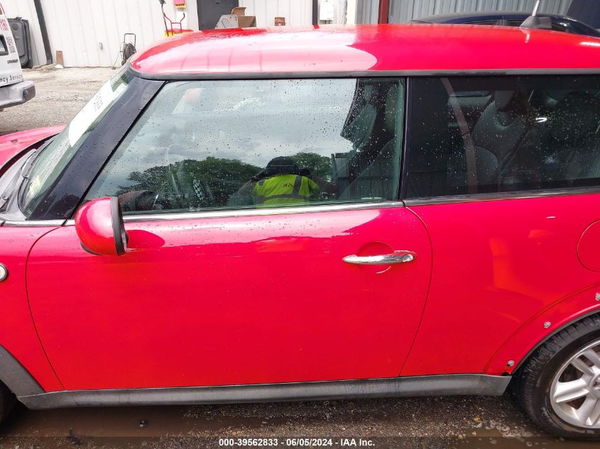 2011 Mini Cooper VIN: WMWSU3C57BT091191 Lot: 39562833