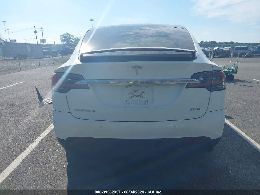 2018 Tesla Model X 100D/75D/P100D VIN: 5YJXCAE26JF121947 Lot: 39562957