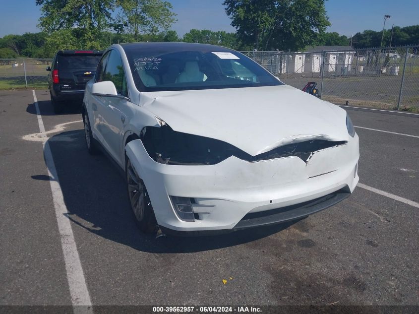 2018 Tesla Model X 100D/75D/P100D VIN: 5YJXCAE26JF121947 Lot: 39562957