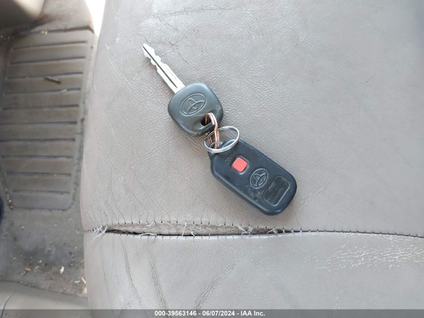 2001 Toyota Sienna Le/Xle VIN: 4T3ZF13C21U328048 Lot: 39563146