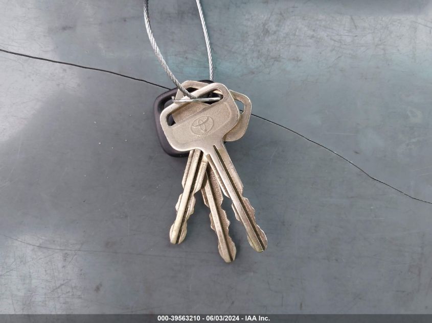 2000 Toyota Tacoma Prerunner VIN: 5TENM92N5YZ696518 Lot: 39563210