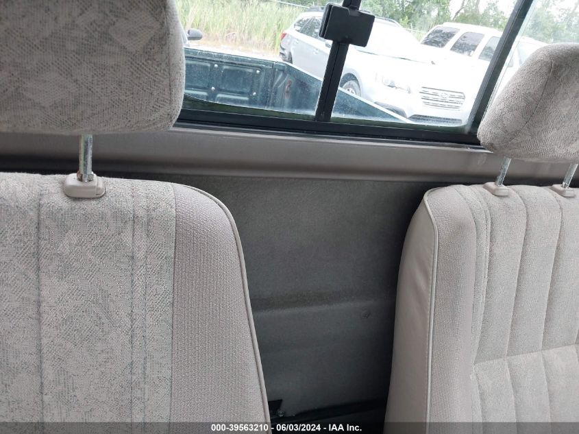 2000 Toyota Tacoma Prerunner VIN: 5TENM92N5YZ696518 Lot: 39563210