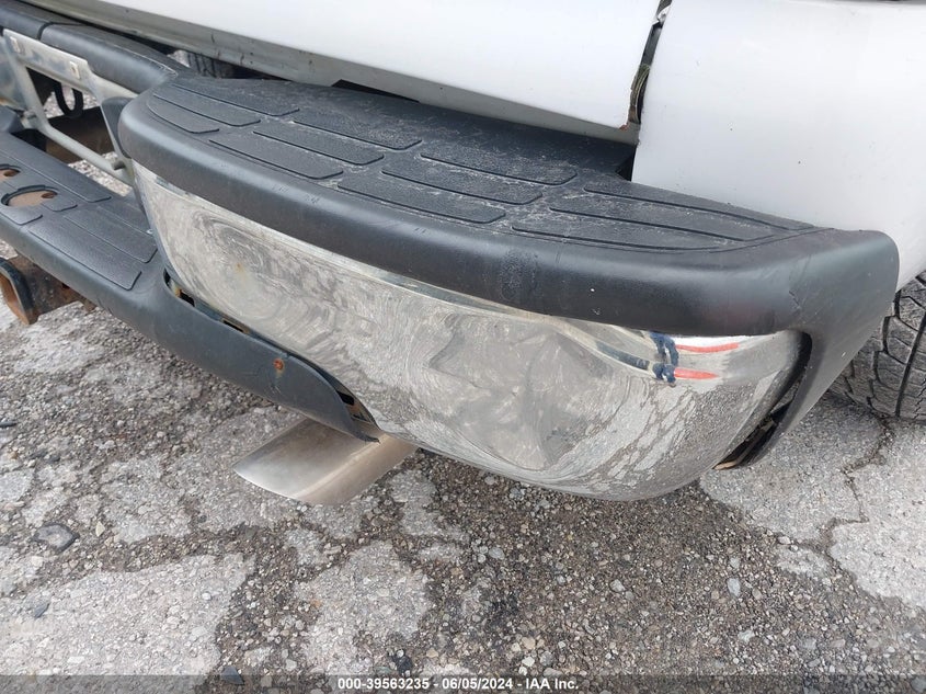 2003 Chevrolet Silverado 1500 Ls VIN: 2GCEK19T931110976 Lot: 39563235