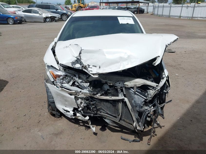 2004 Toyota Camry Le VIN: JTDBE30K540285894 Lot: 39563390