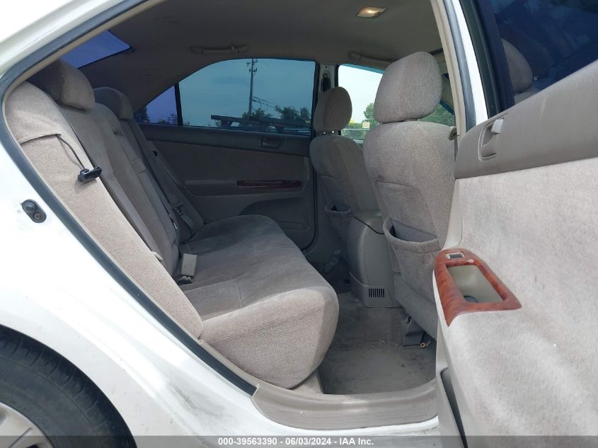 2004 Toyota Camry Le VIN: JTDBE30K540285894 Lot: 39563390