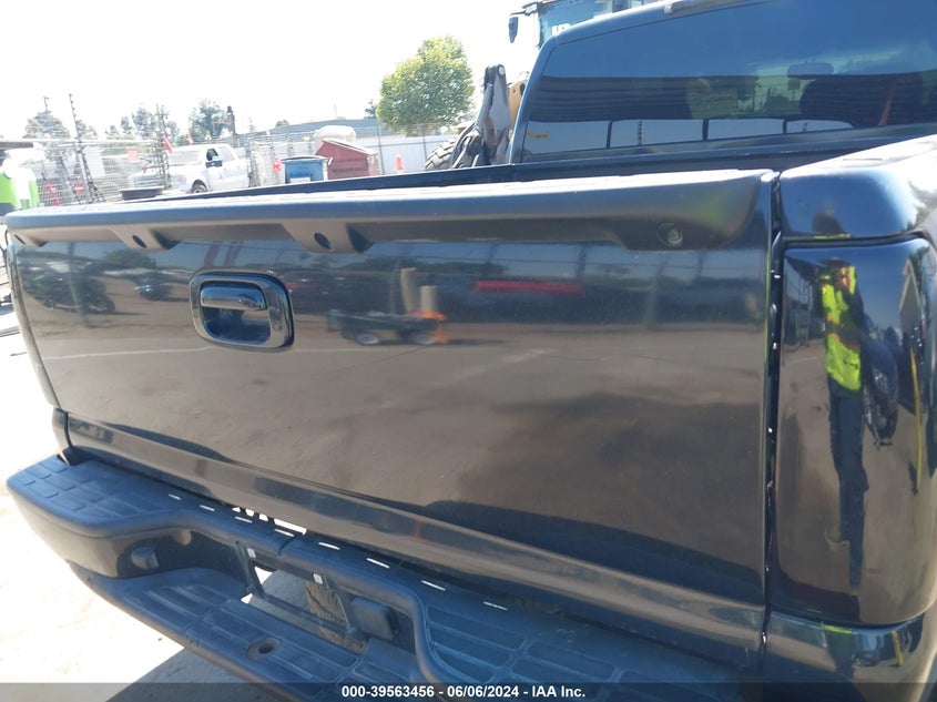 2003 Chevrolet Silverado 1500 Ls VIN: 2GCEC19T331130850 Lot: 39563456