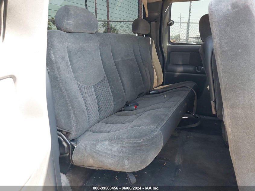 2003 Chevrolet Silverado 1500 Ls VIN: 2GCEC19T331130850 Lot: 39563456