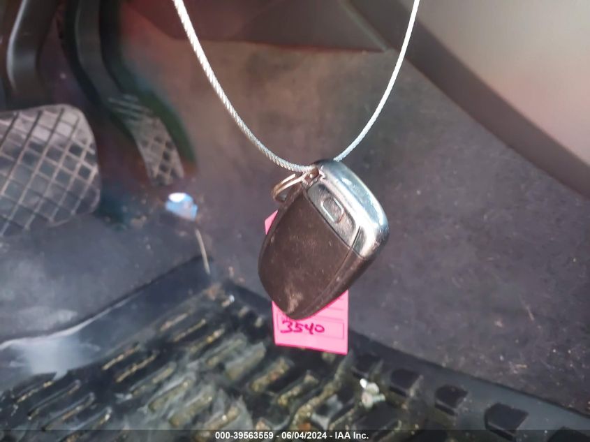 2012 Audi Q5 3.2 Premium VIN: WA1WKBFP5CA105548 Lot: 39563559