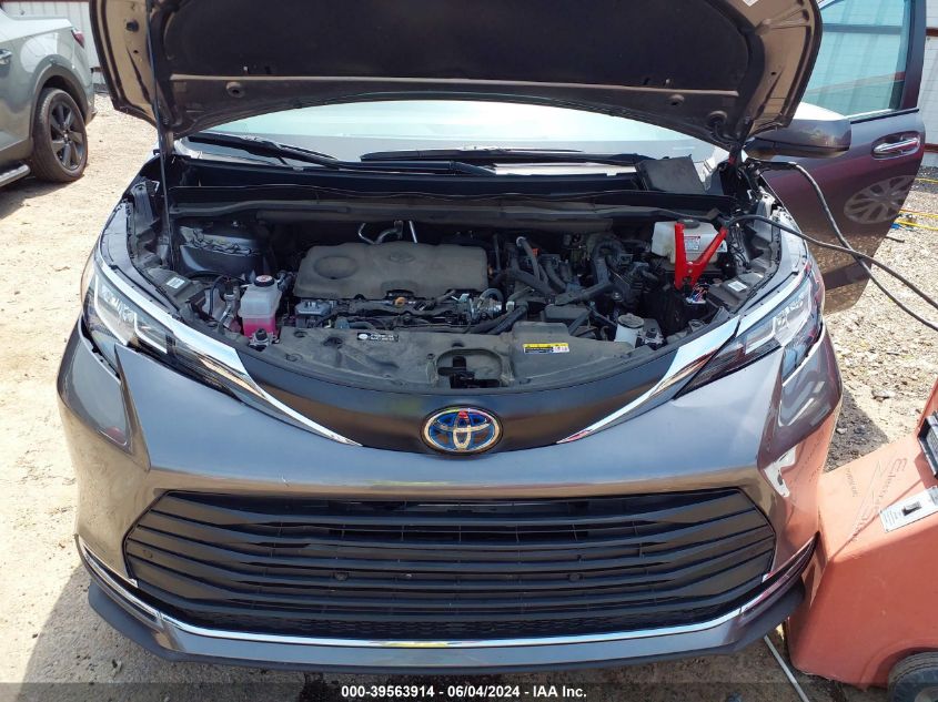 2022 TOYOTA SIENNA XLE - 5TDYRKEC0NS107156