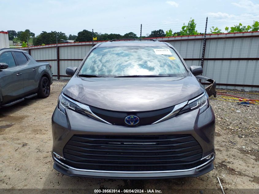 2022 TOYOTA SIENNA XLE - 5TDYRKEC0NS107156