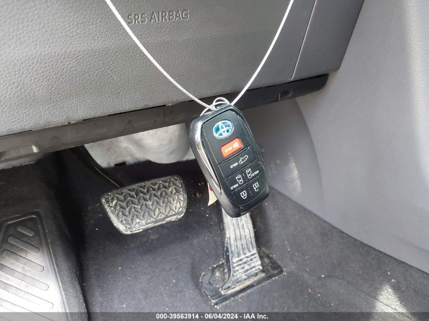 2022 TOYOTA SIENNA XLE - 5TDYRKEC0NS107156