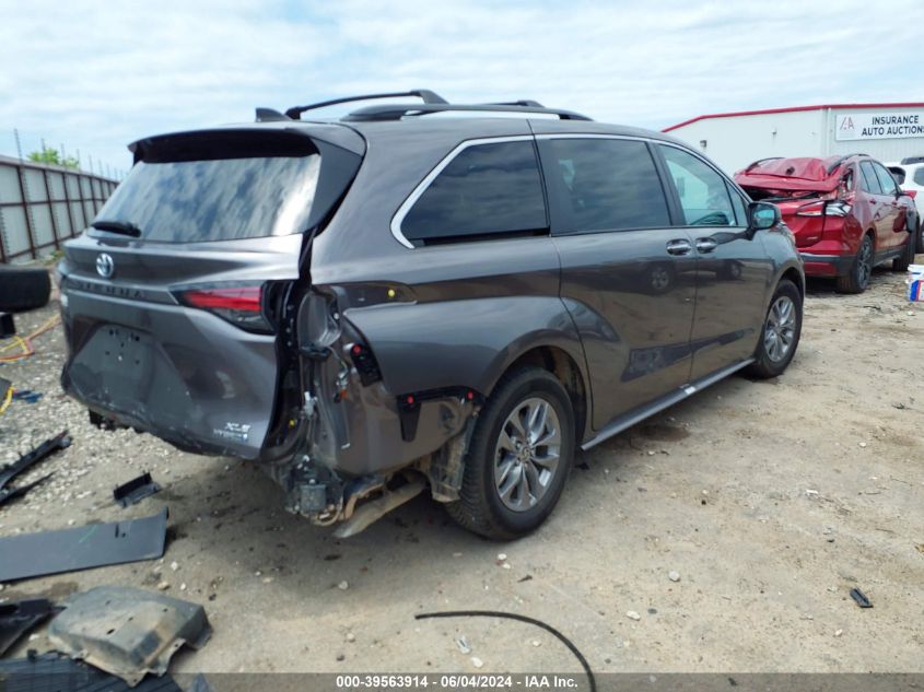 2022 TOYOTA SIENNA XLE - 5TDYRKEC0NS107156