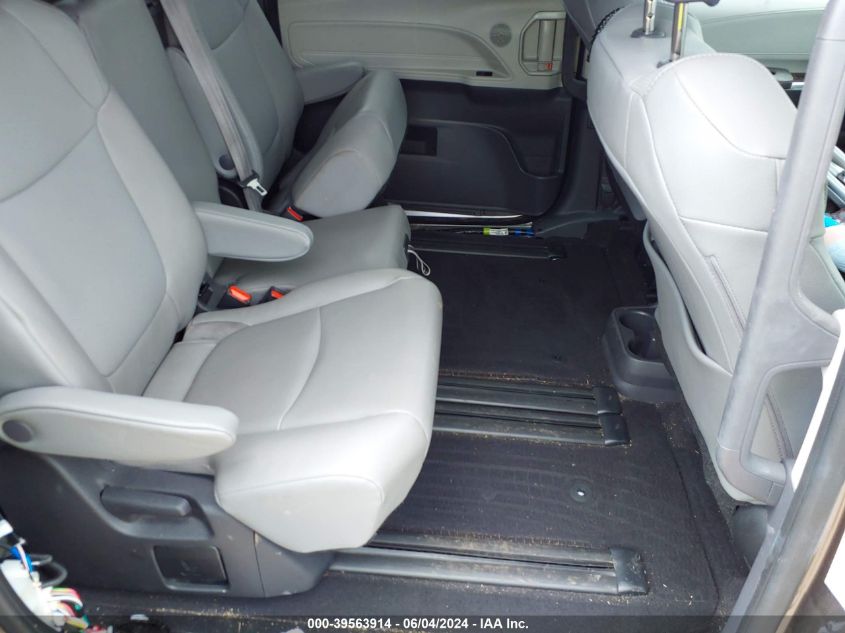 2022 TOYOTA SIENNA XLE - 5TDYRKEC0NS107156