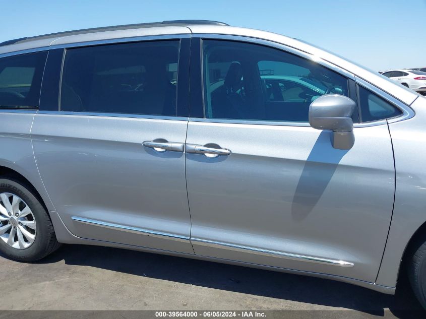 2017 Chrysler Pacifica Touring-L VIN: 2C4RC1BG1HR539727 Lot: 39564000