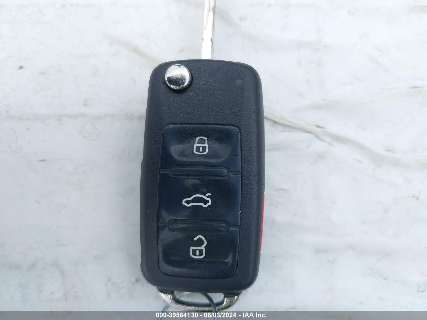 2012 Volkswagen Passat 2.0L Tdi Se VIN: 1VWBN7A32CC015448 Lot: 39564130