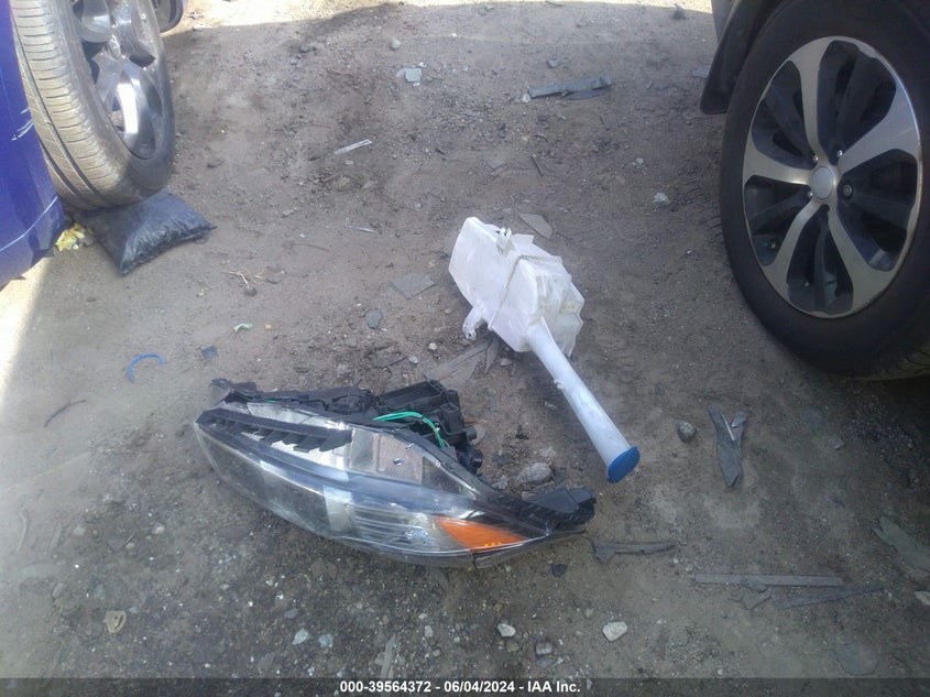 2017 Kia Sorento 3.3L Ex VIN: 5XYPHDA51HG305795 Lot: 39564372