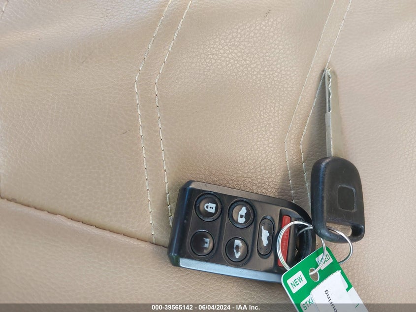 2008 Honda Odyssey Touring VIN: 5FNRL389X8B101885 Lot: 39565142