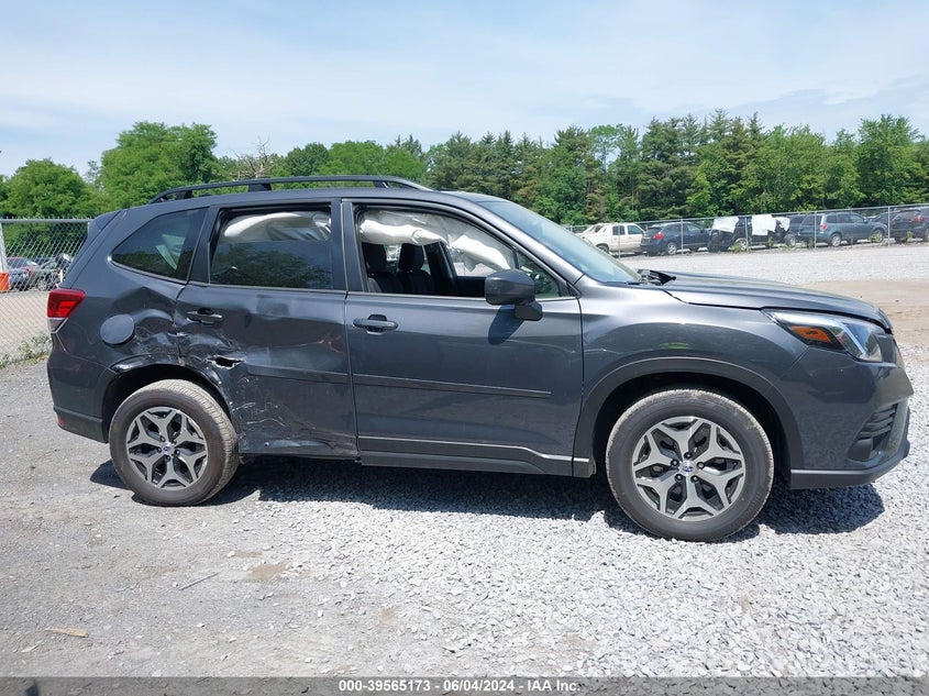 2024 Subaru Forester Premium VIN: JF2SKADC7RH423526 Lot: 39565173