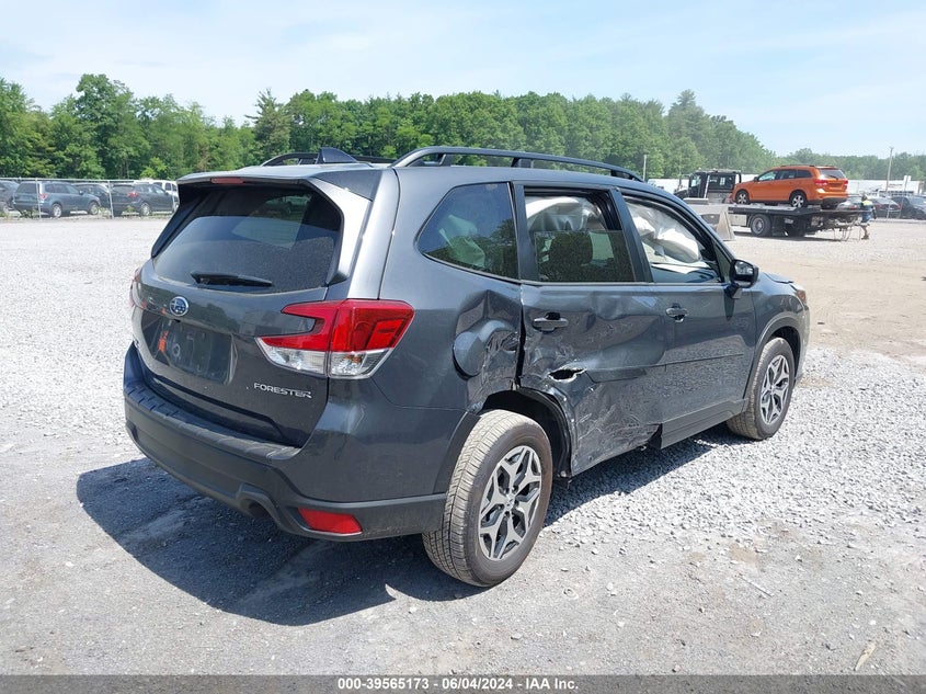 2024 Subaru Forester Premium VIN: JF2SKADC7RH423526 Lot: 39565173