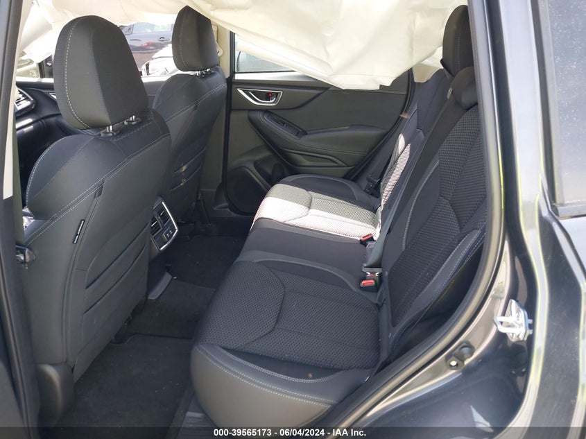 2024 Subaru Forester Premium VIN: JF2SKADC7RH423526 Lot: 39565173