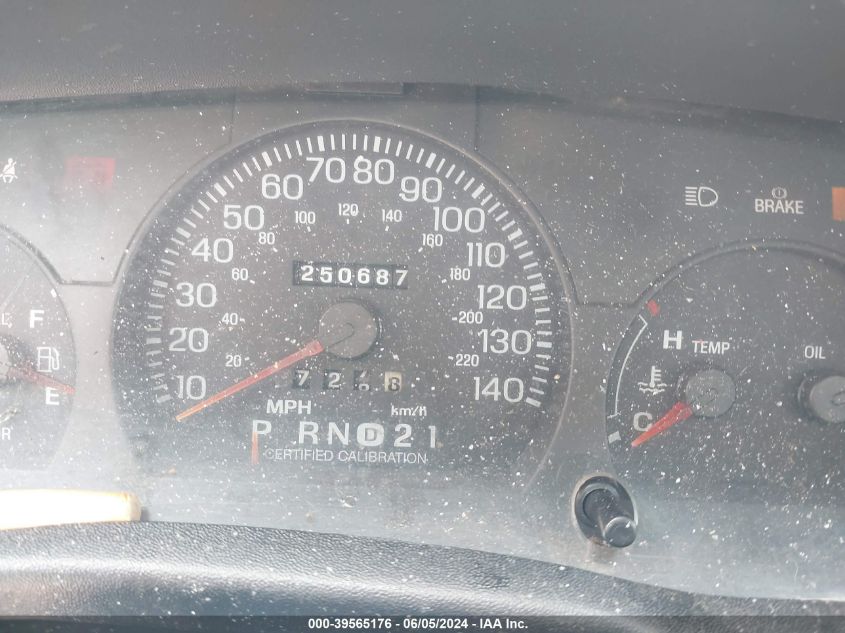 1998 Ford Crown Victoria Police Interceptor VIN: 2FAFP71W0WX134850 Lot: 39565176