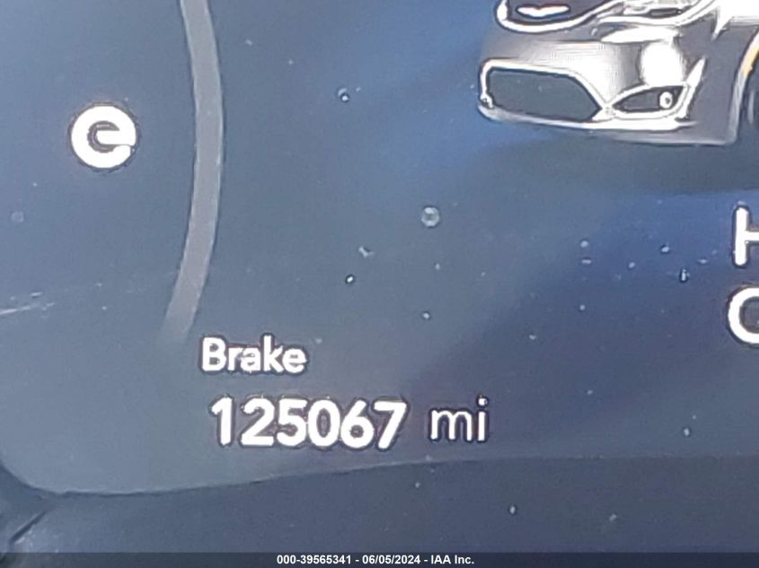 2018 Chrysler Pacifica Hybrid Limited VIN: 2C4RC1N77JR262356 Lot: 39565341