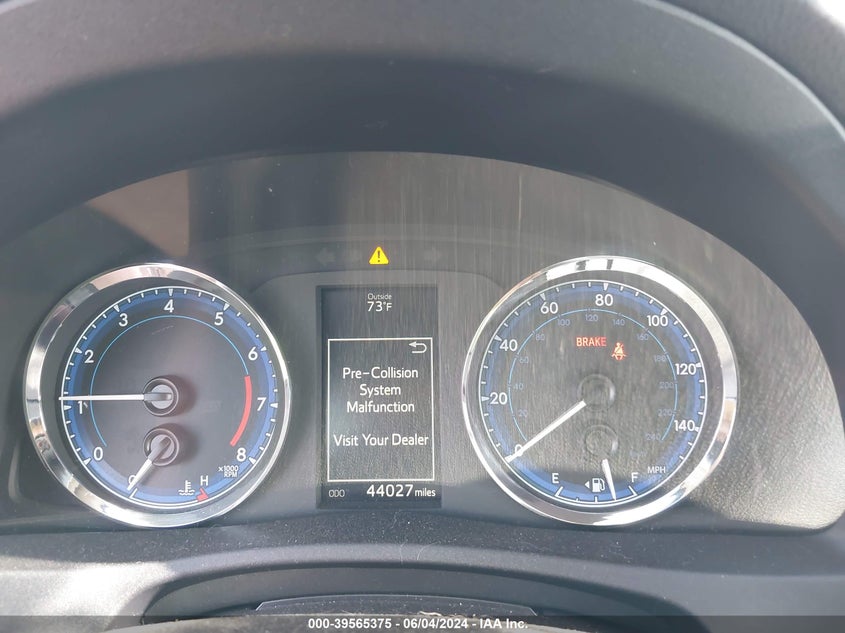 2017 Toyota Corolla Se VIN: 2T1BURHE1HC749912 Lot: 39565375