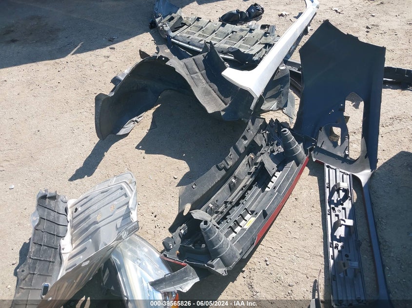 2016 Ford Escape Titanium VIN: 1FMCU9JX7GUA01503 Lot: 39565826