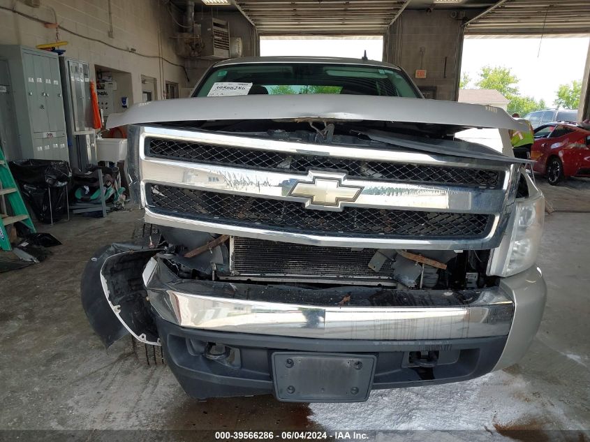 2008 Chevrolet Silverado 1500 Ls VIN: 2GCEK13C581163688 Lot: 39566286
