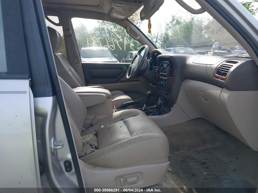 2001 Toyota Land Cruiser VIN: JTEHT05J112015555 Lot: 39566291