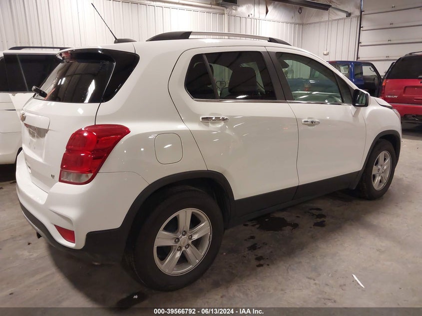 VIN KL7CJLSB3KB795687 2019 CHEVROLET TRAX LT