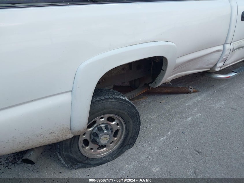 2005 Chevrolet Silverado 2500Hd Ls VIN: 1GCHC23275F942585 Lot: 39567171