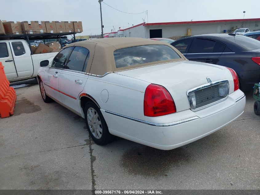 2008 Lincoln Town Car Signature Limited VIN: 2LNHM82V58X640311 Lot: 39567176