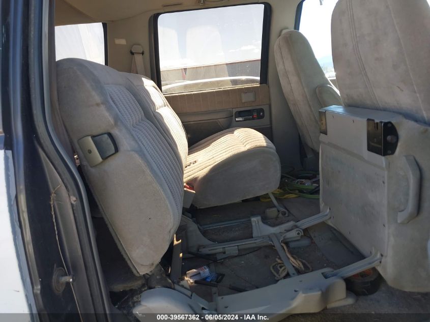 1992 Chevrolet Suburban K1500 VIN: 1GNFK16K1NJ326661 Lot: 39567362