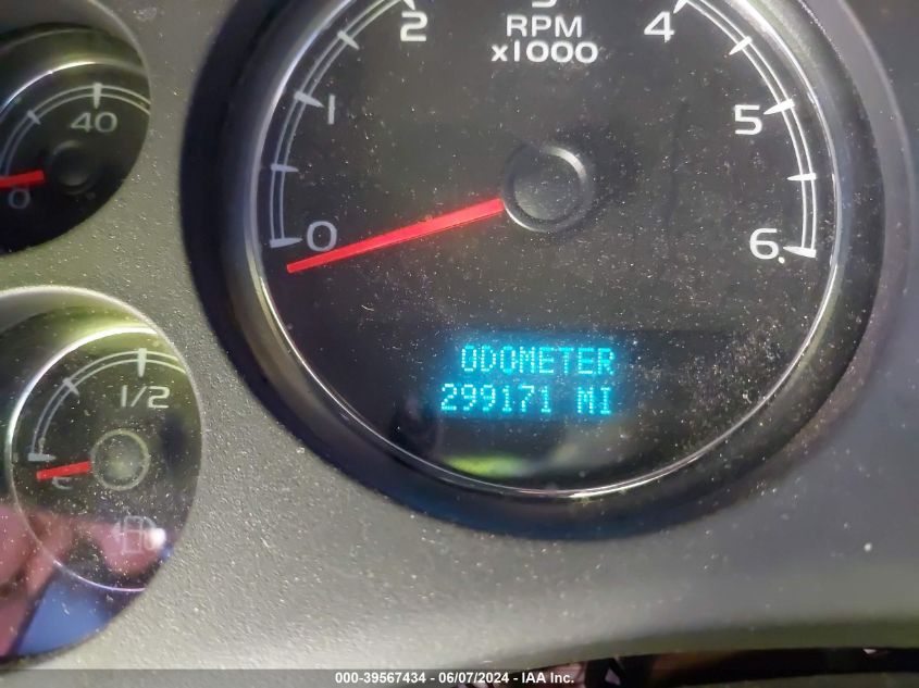 2008 Chevrolet Tahoe Lt VIN: 1GNFC13068R137851 Lot: 39567434