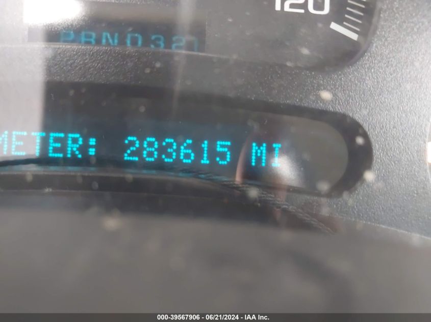 2005 Chevrolet Tahoe Ls VIN: 1GNEC13T85R137805 Lot: 39567906