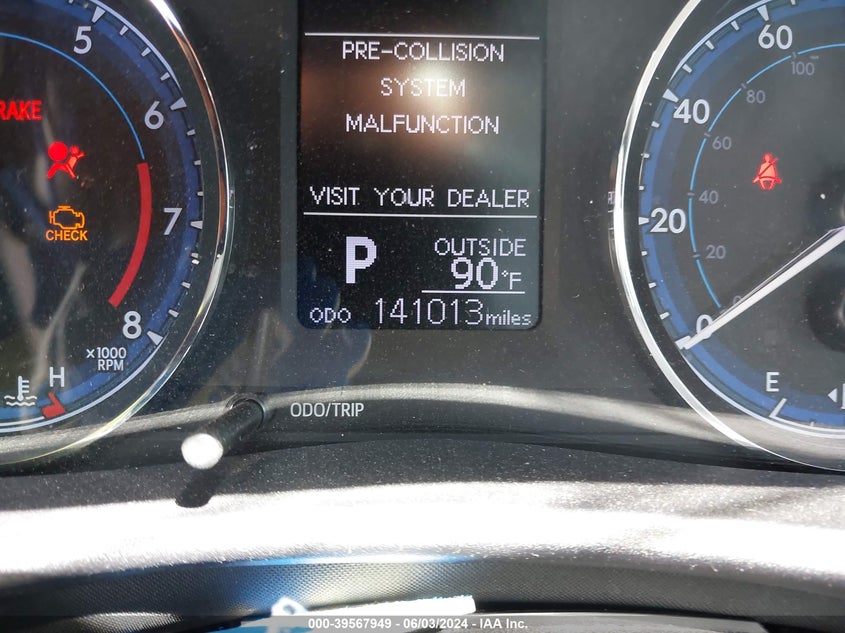 VIN 2T1BURHE9KC137111 2019 TOYOTA COROLLA LE