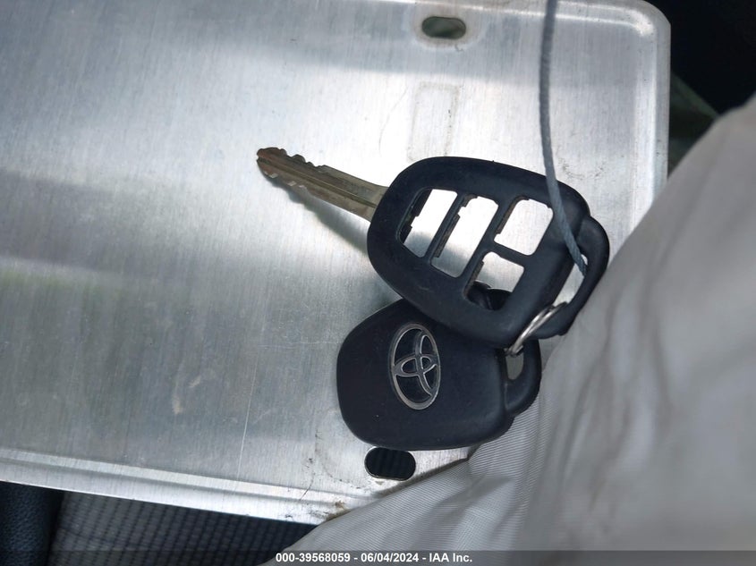 2016 Toyota Corolla S Plus VIN: 5YFBURHEXGP404800 Lot: 39568059