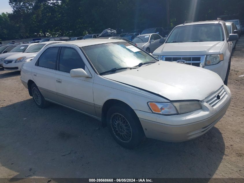 1999 Toyota Camry Le VIN: JT2BG28K4X0354032 Lot: 39568668