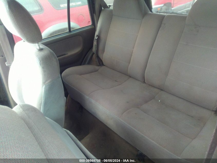 2001 Kia Sportage Ex/Limited VIN: KNDJB723915080031 Lot: 39568708