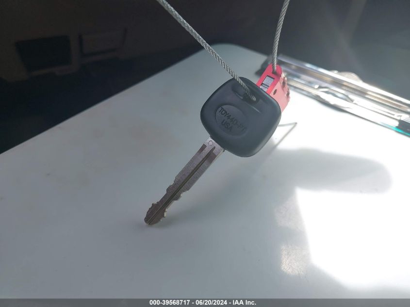 2004 Toyota 4Runner Sr5 V6 VIN: JTEZU14R340033070 Lot: 39568717