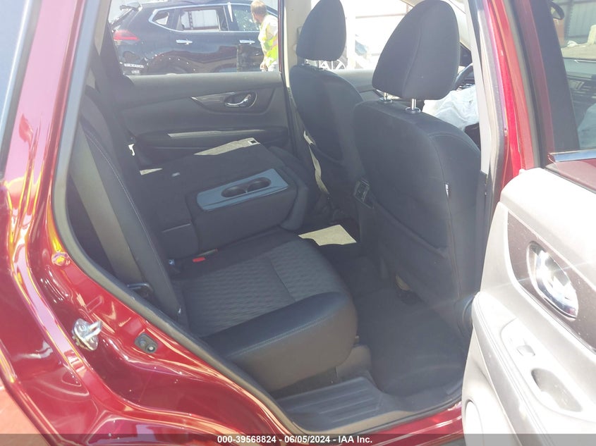 2018 Nissan Rogue Sv VIN: 5N1AT2MT9JC821668 Lot: 39568824