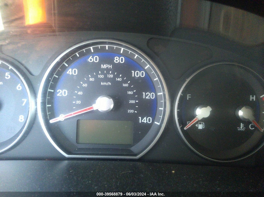 2012 Hyundai Santa Fe Limited V6 VIN: 5XYZK4AG4CG119902 Lot: 39568879