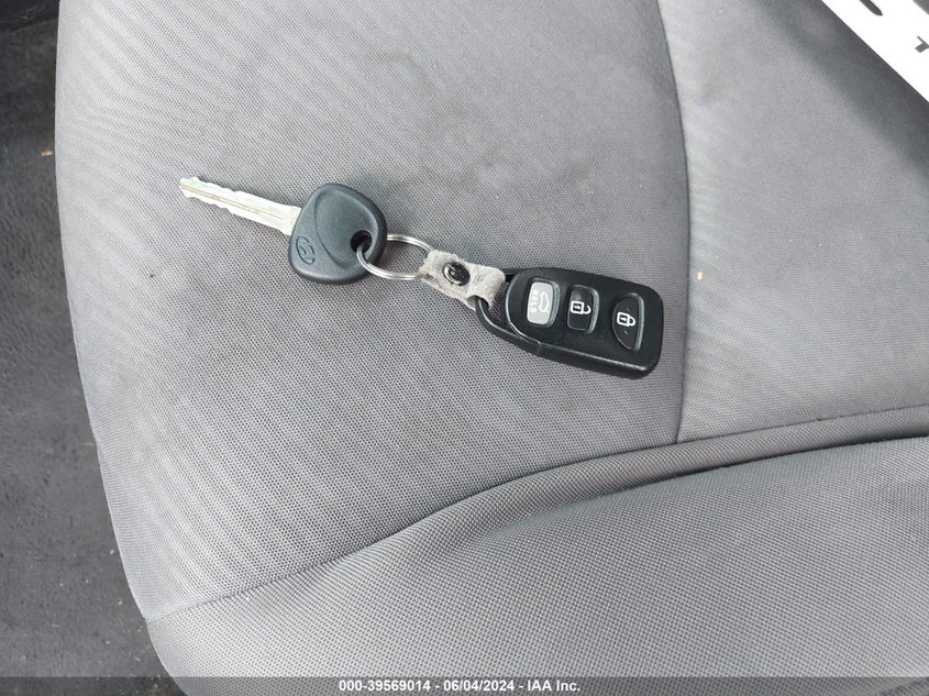 2013 Hyundai Elantra Gls VIN: KMHDH4AE3DU787421 Lot: 39569014