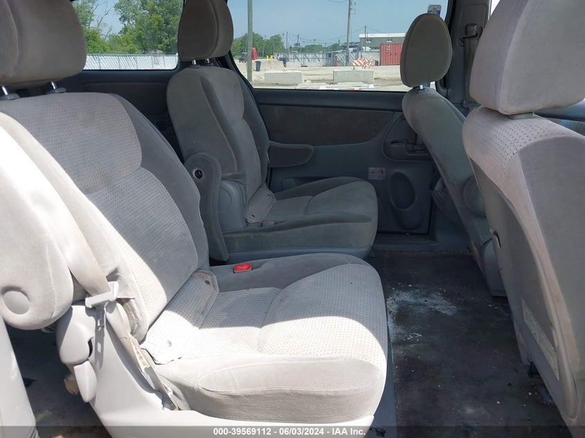 2010 Toyota Sienna Le VIN: 5TDKK4CC7AS321421 Lot: 39569112