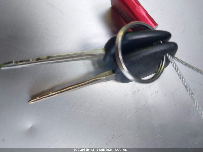 1999 Toyota Camry Le VIN: JT2BG22K5X0340875 Lot: 39569143