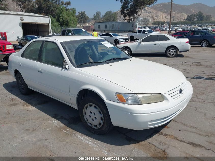 1999 Toyota Camry Le VIN: JT2BG22K5X0340875 Lot: 39569143